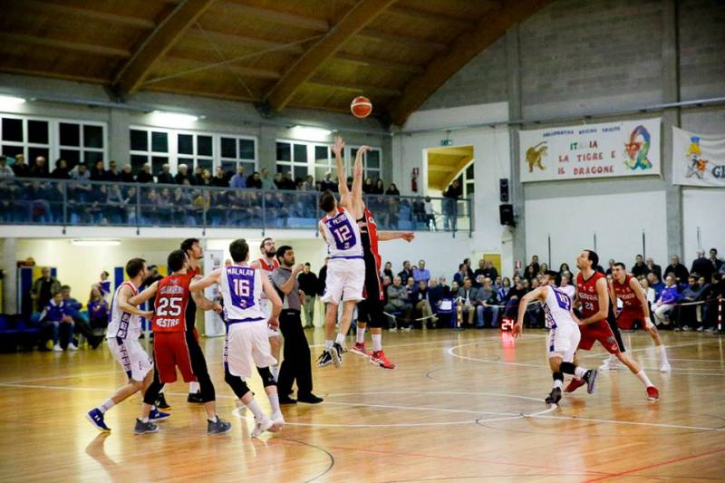 Diciannovesima (e soffertissima) vittoria di fila per il Ciemme Mestre Diciannovesima (e soffertissima) vittoria di fila per il Ciemme Mestre