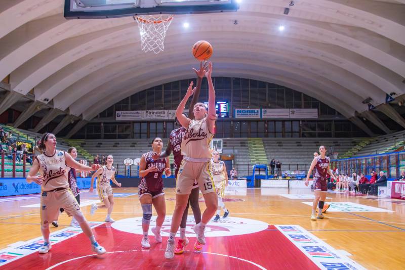 Il Jolly Libertas Livorno cala il poker: 73-48 contro il Salerno Basket '92 