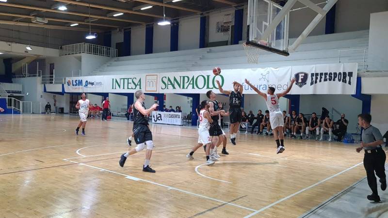 Juvecaserta, partita a porte chiuse
