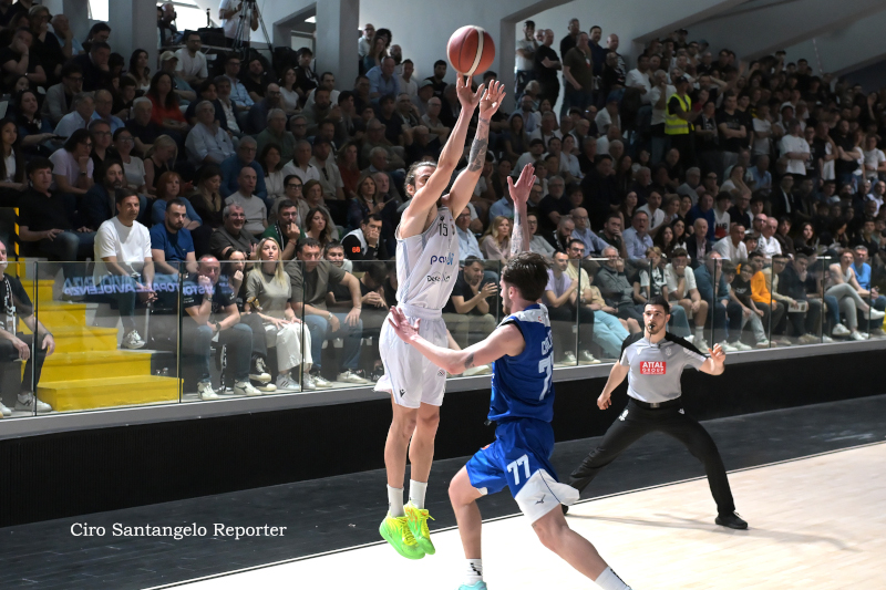 Nel ricordo di Oscar: Paperdi Juvecaserta supera l'Adamant Ferrara 