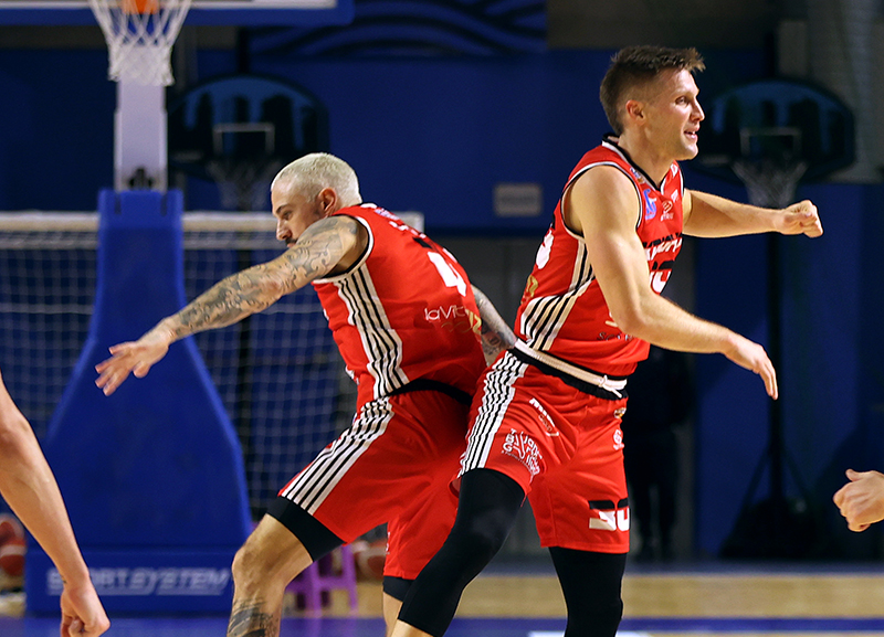 Larga vittoria a caserta per i knights