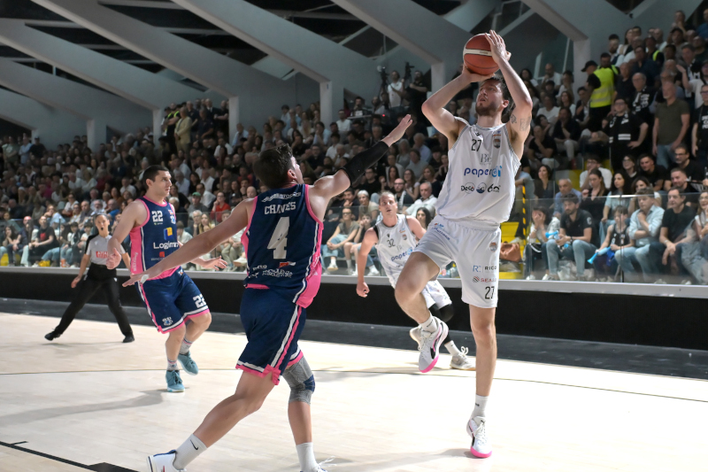 A 35 anni dallo scudetto una vittoria da applausi: Orzinuovi ko in gara1 al Palapiccolo di Caserta 