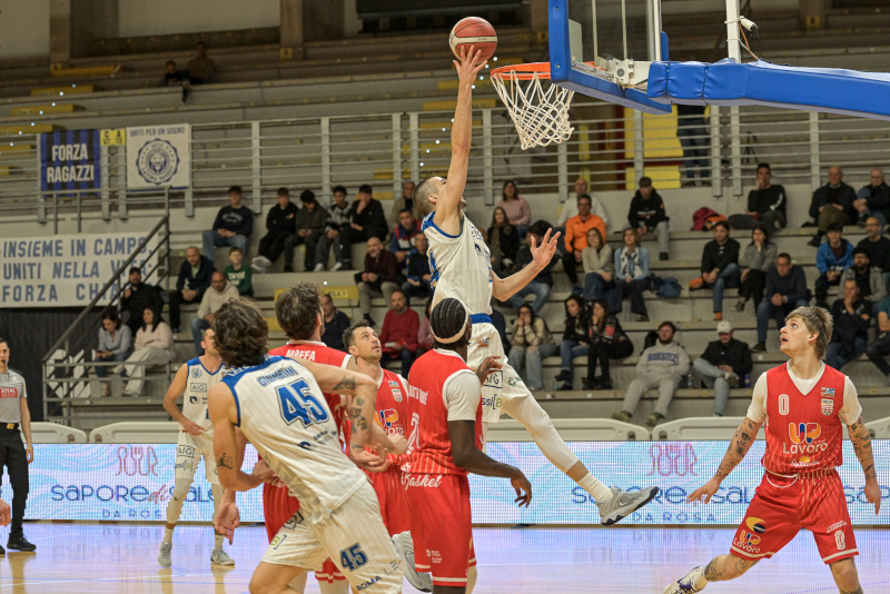 Benacquista, 12^vittoria consecutiva contro Imola e certezza playoff nelle prime quattro