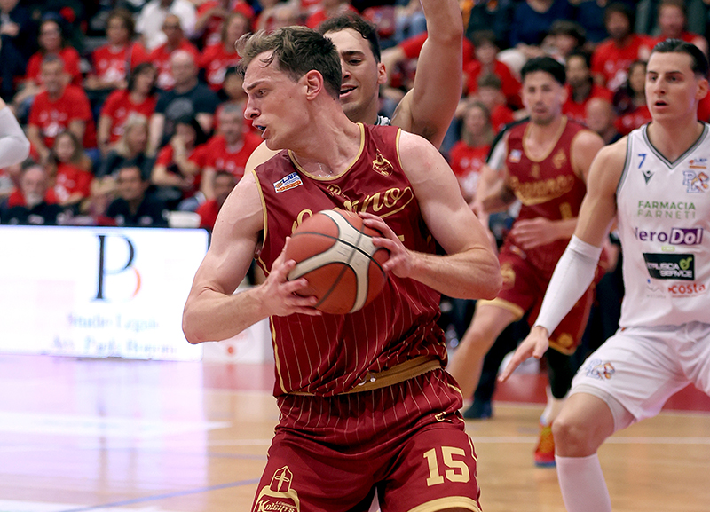 I Knights vincono gara 3 e riaprono la serie. Livorno ora conduce 2-1 