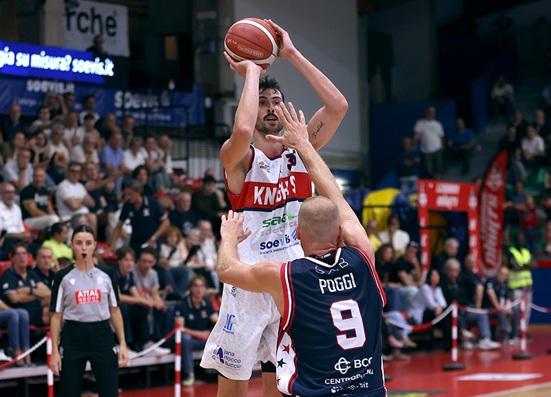 Vittoria faticosa all'esordio per i Knights 