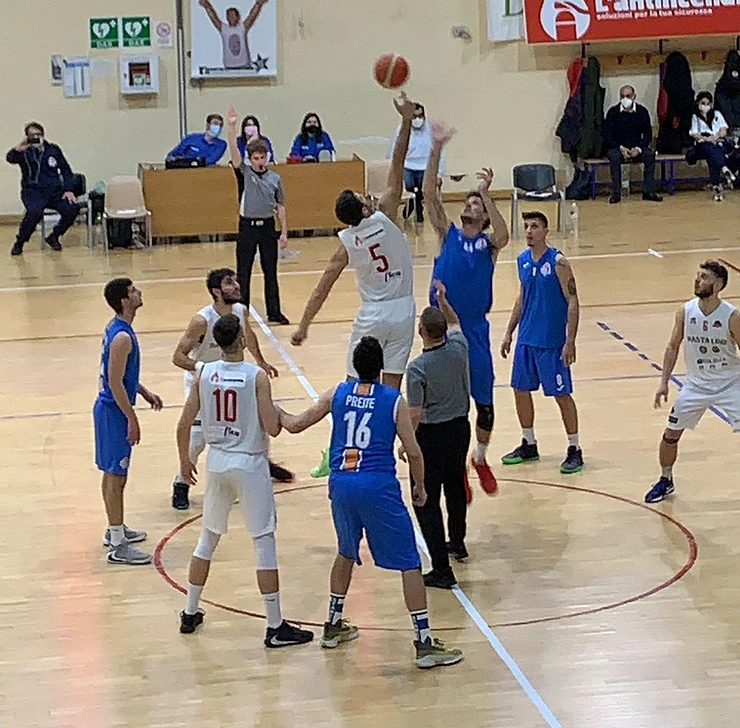 Libertas, che bellezza! Grinta e carattere per la seconda vittoria stagionale conquistata con Mola