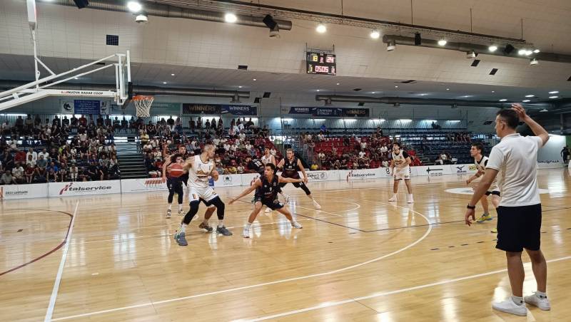 Rimonta sontuosa e vittoria!L'Italservice Loreto Pesaro batte Esperia Cagliari 66-61 al PalaMegabox 