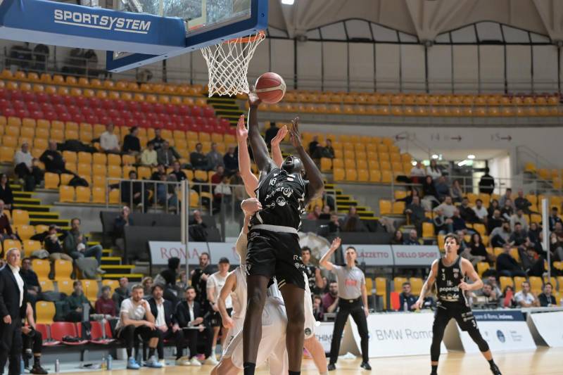 La Paperdi Juvecaserta 2021 torna alla vittoria imponendosi sul campo della Luiss Roma 