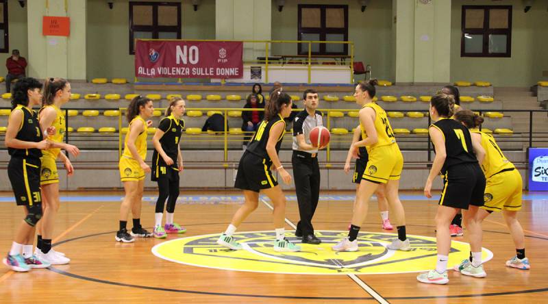 Successo Essegi nell'anticipo del venerdì, lupe autoritarie con l'Oma Trieste