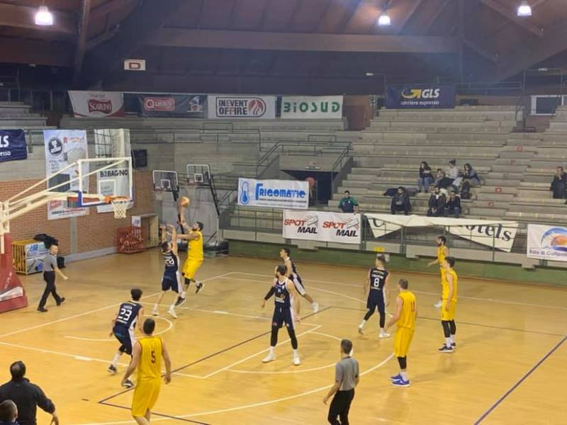 La Lupa torna il capo branco del campionato. Ruvo annichilito 77-61 La Lupa torna il capo branco del campionato. Ruvo annichilito 77-61