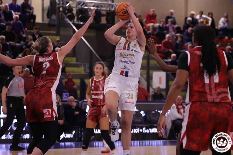 La Molisana Magnolia, amarezza al supplementare all arena contro le giraffe 