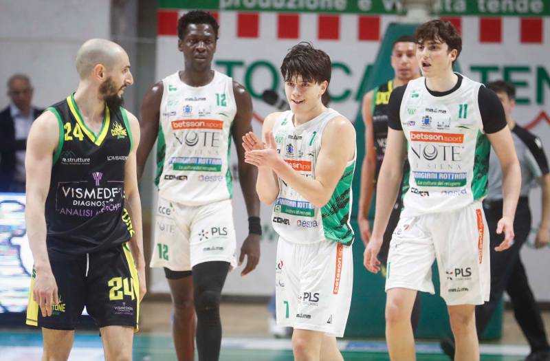 La Note di Siena vince il derby contro il Costone nel tripudio del popolo biancoverde