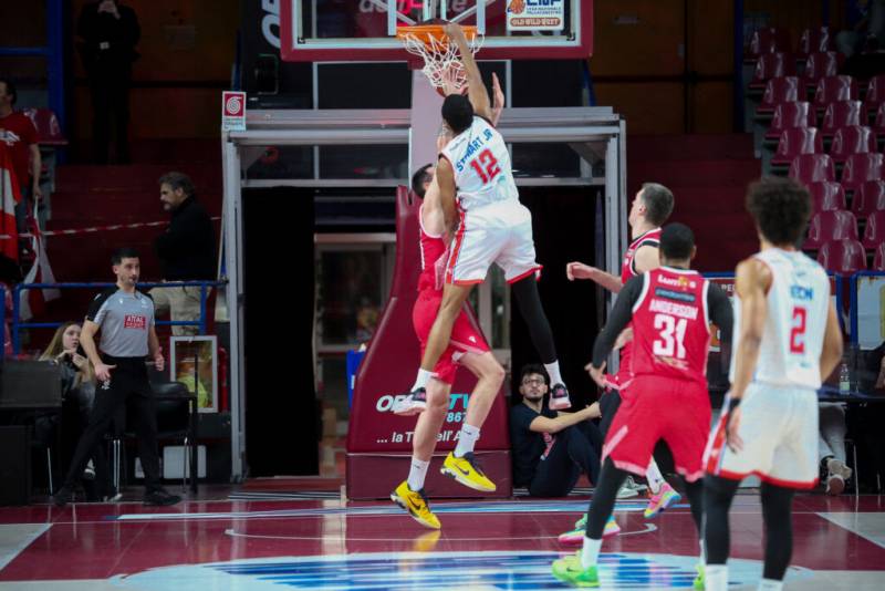 Super Stewart Jr e magic Knight trascinano la Gemini Mestre contro Pistoia 