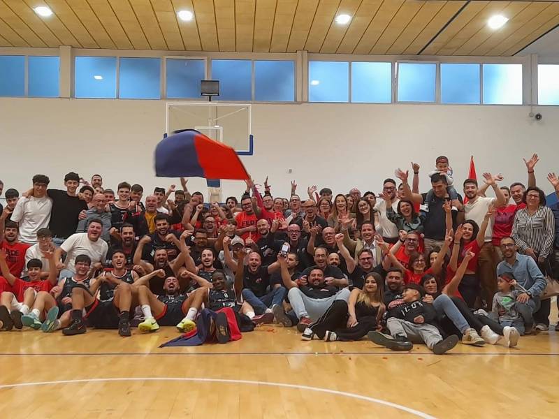 Il Carovigno Basket 2023 è in DR1 vittoria contro il Castellaneta ed è promozione