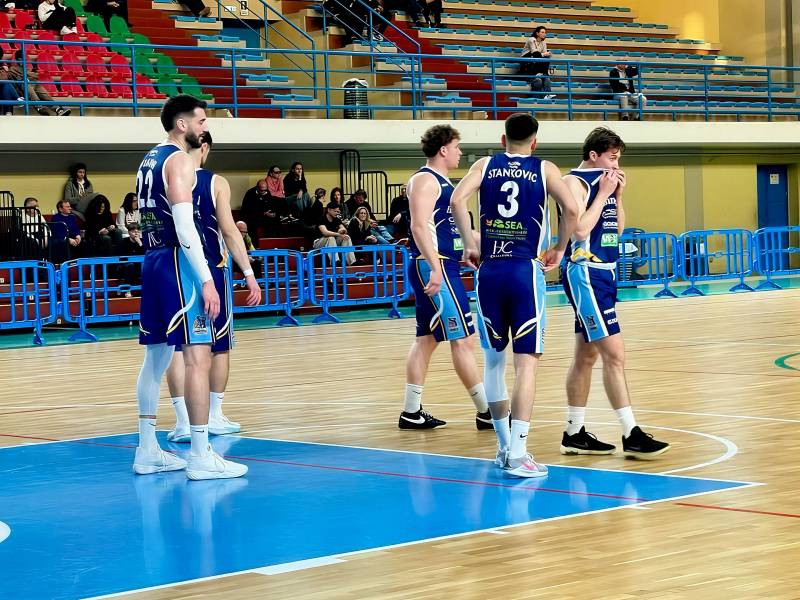 La Dinamo accelera dopo l'avvio e dilaga a Mola: 61-79 al PalaPinto 