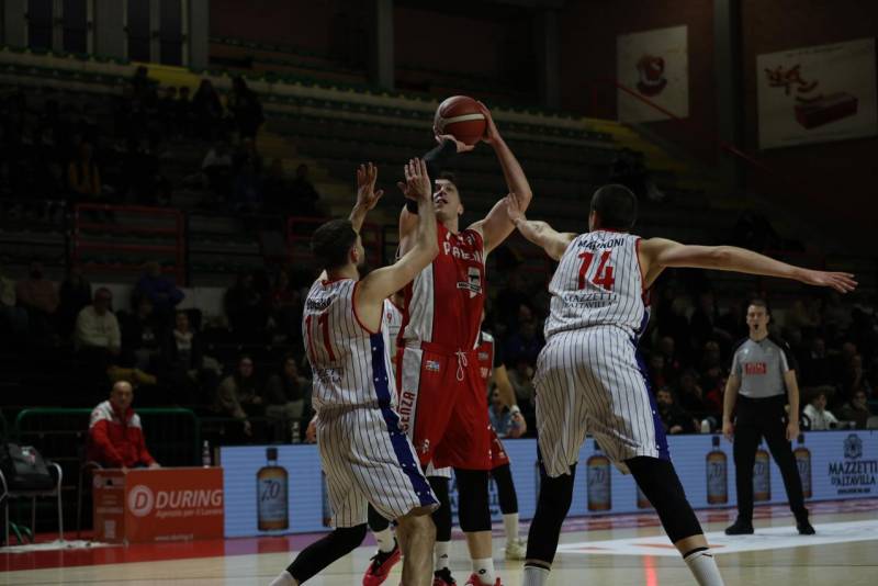 Bakery a un tiro dalla super rimonta, vince Monferrato 90-84 