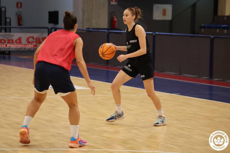MagnoliaBasketCampobasso_2024-09-13La_playmaker_Emma_Giacchetti.jpg MagnoliaBasketCampobasso_2024-09-13La_playmaker_Emma_Giacchetti.jpg