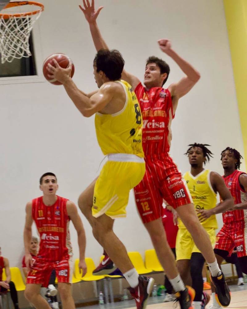 Rossotono New Virtus Mesagne supera Castellaneta 89-65: decisivo il terzo quarto 