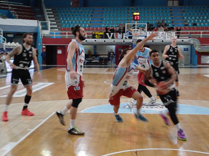 Paperdi Caserta si ferma anche al PalaSojourner di Rieti