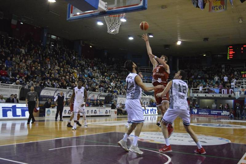 Al PalaSojourner la Lighthouse perde al cospetto di una coriacea Npc Rieti