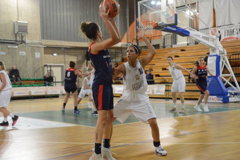 NMC, vittoria nellâultima di regular season per le biancoblu Battuta Potenza 58-44