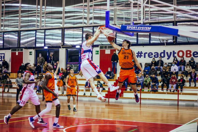 Partita senza storia ieri al Palaopitergium Partita senza storia ieri al Palaopitergium