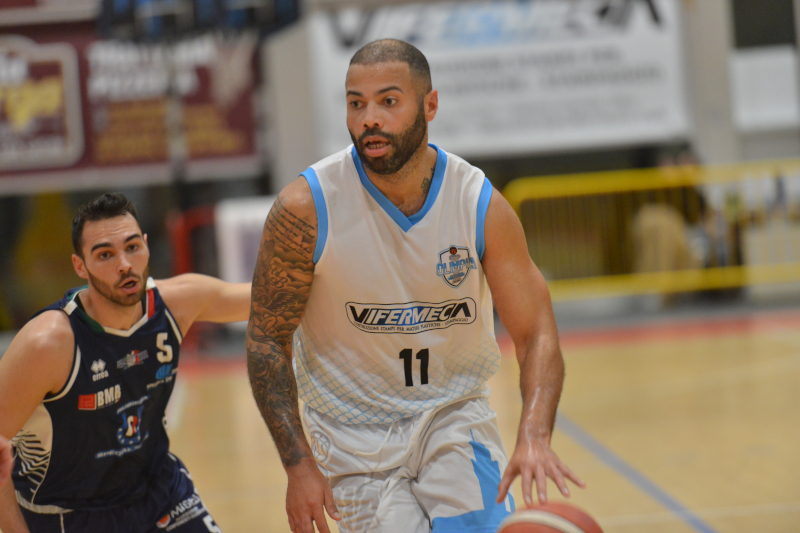 Olimpia Castello deluxe. Superata Basket 2000 Reggio Emilia 