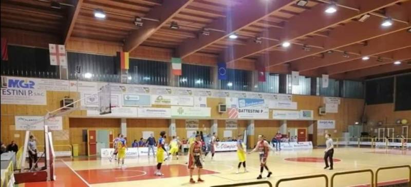 Assalto riuscito: Dominic Scafidi da urlo, high a quota 44 ed Olimpia straripante. 3°posto raggiunt Assalto riuscito: Dominic Scafidi da urlo, high a quota 44 ed Olimpia straripante. 3°posto raggiunt