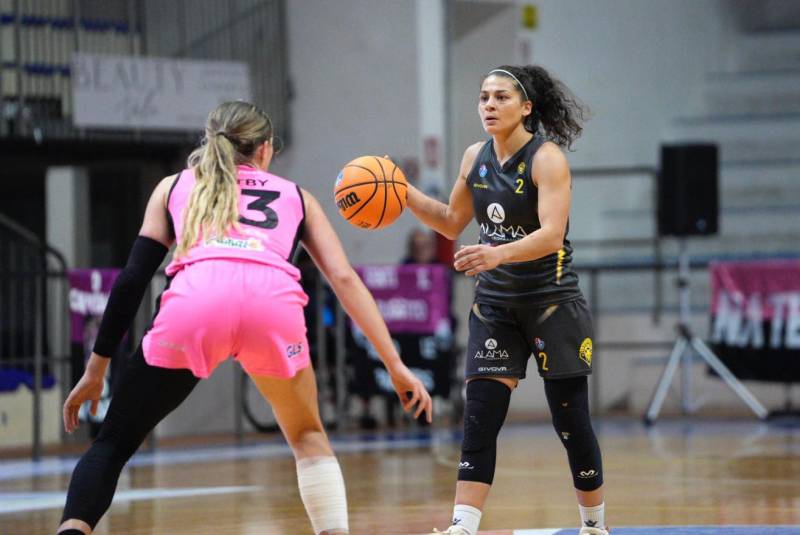 L'Alama cade sotto le triple di Roseto nel turno infrasettimanale di A1 