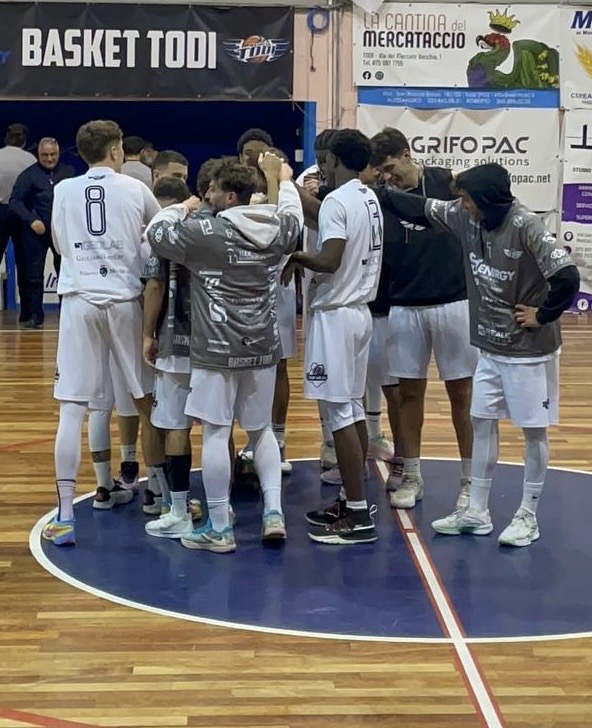 I due punti vanno alla capolista Svila Perugia, gli applausi all'E3Energy Basket Todi