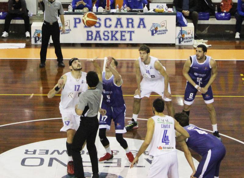 Si chiude nel migliore dei modi il 2021 per la Pescara Basket: netta vittoria interna su Isernia 