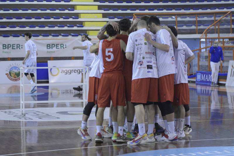 Ultimo quarto da incubo contro Matelica e prima sconfitta stagionale per la Pescara basket 