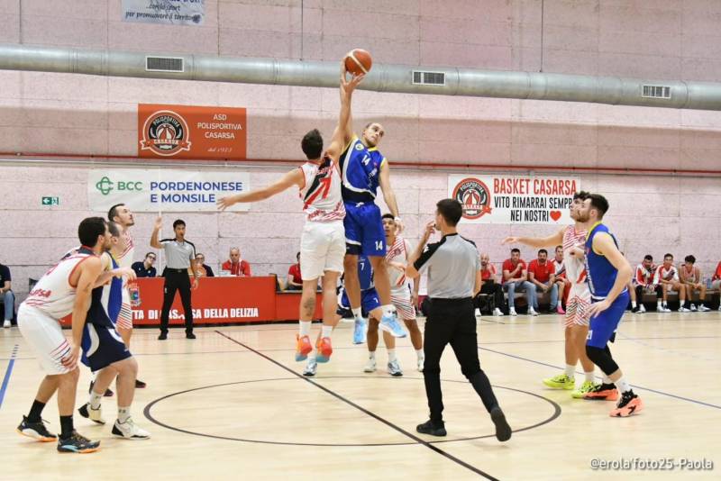 Palarosa sold-out e spettacolo ad alta tensione: Casarsa lotta ma cede nel finale a Pasian di Prato 