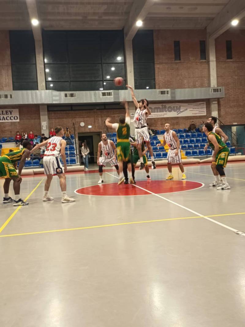 Terza vittoria consecutiva per Basket Ponsacco a discapito della Dinamo Rosignano 