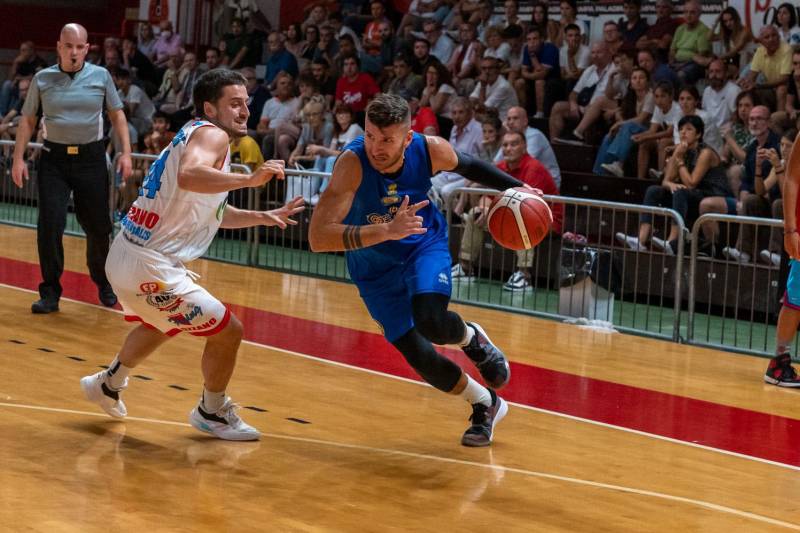 Fiorenzuola Bees beffati allo scadere, Ozzano rimonta negli ultimi minuti e vince 75-70