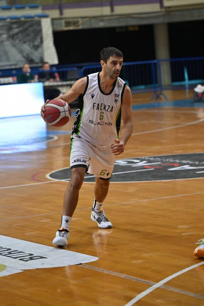 i blacks superano chieti