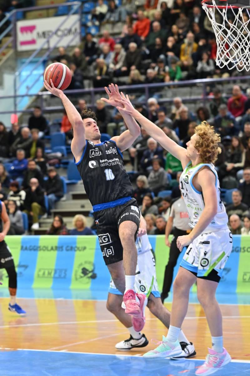 Benacquista a Faenza: prima volta, prima impresa