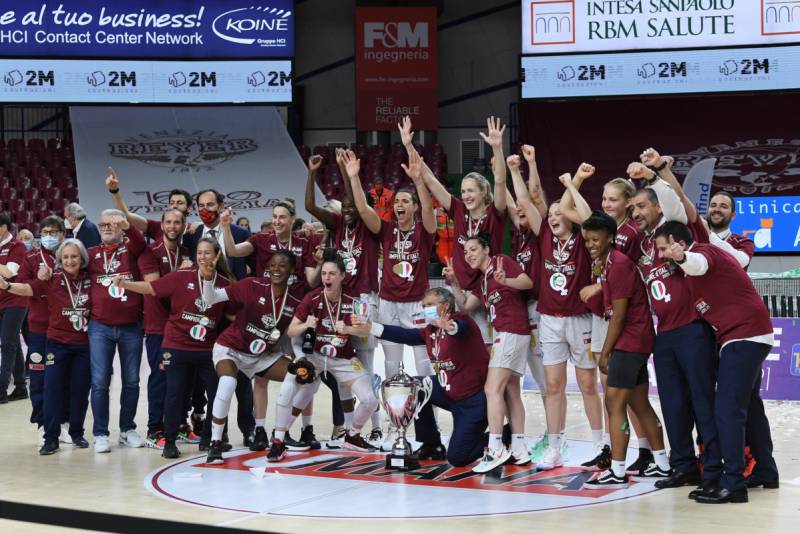 Umana Reyer Venezia super Famila Wuber Schio alla bella: è Campione d'Italia 2020/21!