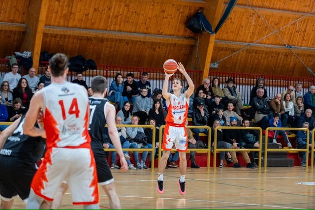 Baskers Forlimpopoli vince la trasferta contro Robur Falconara 