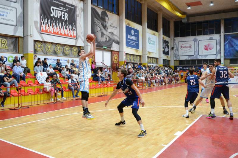 Robur Saronno cede a Trieste in gara 3, ora testa allo spareggio salvezza! 