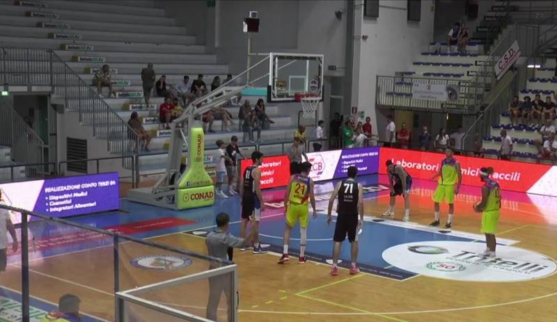 Termina al PalaMaggetti la corsa dell'Olimpia: è Roseto ad accedere in C Gold