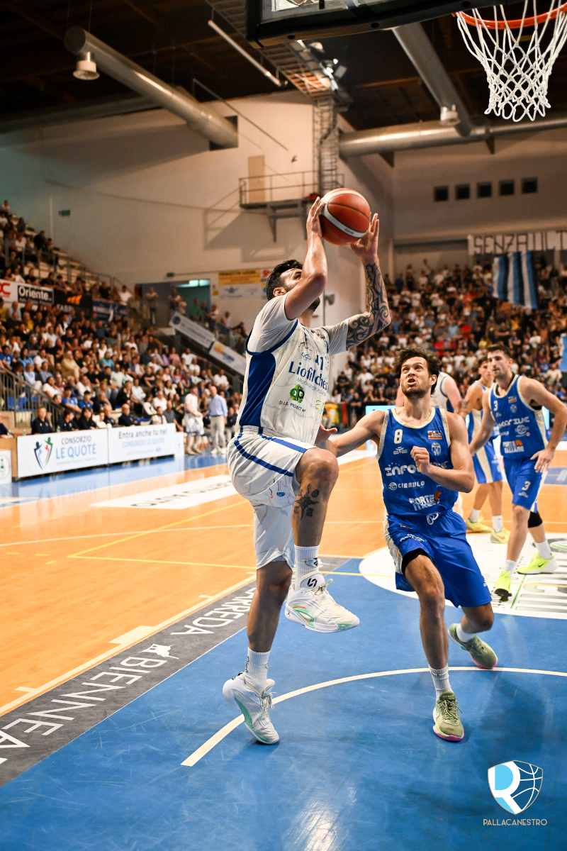 Le semifinali partono col piede giusto: gara 1 è della Liofilchem!88-61 vs Infodrive Capo D'Orlando