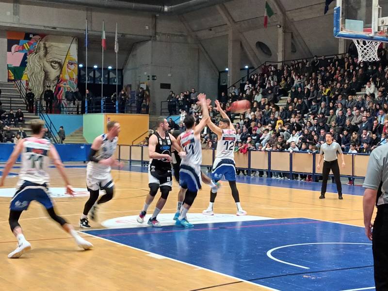 Juvecaserta cede alla capolista Ruvo di Puglia