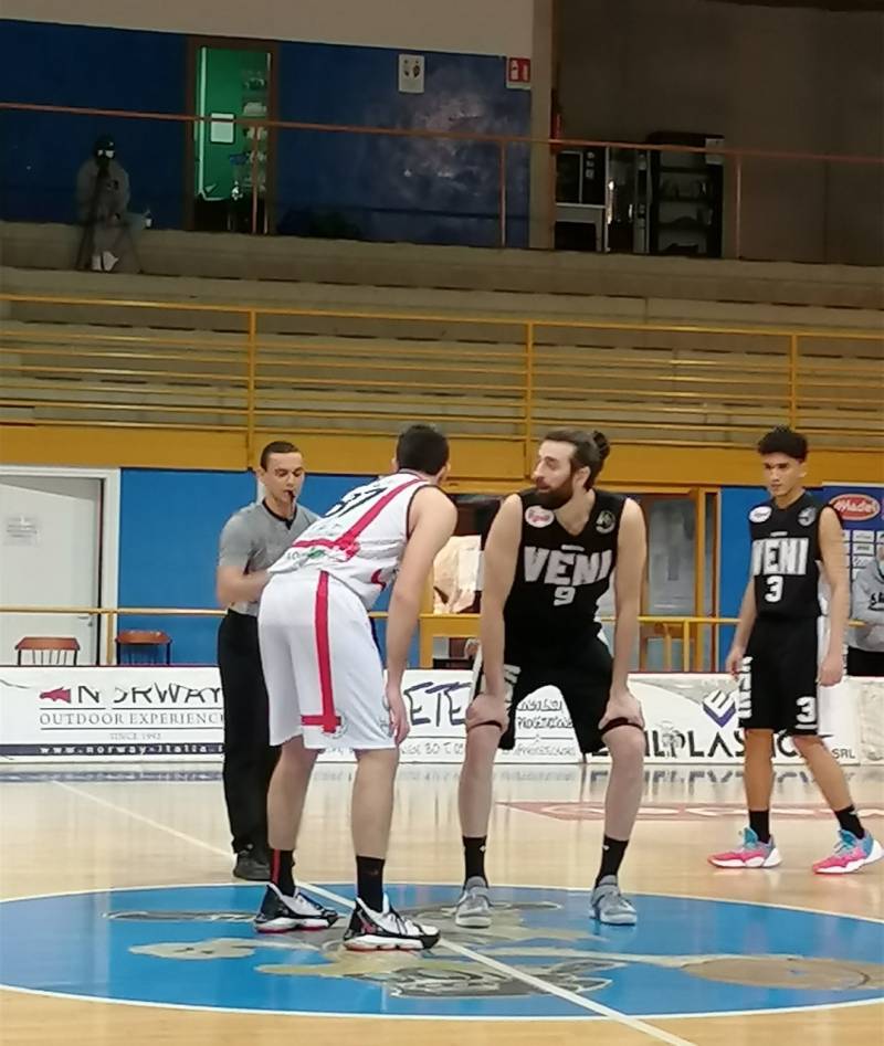Salus Pall. Bologna-Veni Basket 60-64