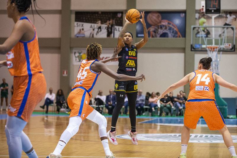 All'Opening Day di Cagliari il Fila cede nel derby con le campionesse d'Italia di Schio