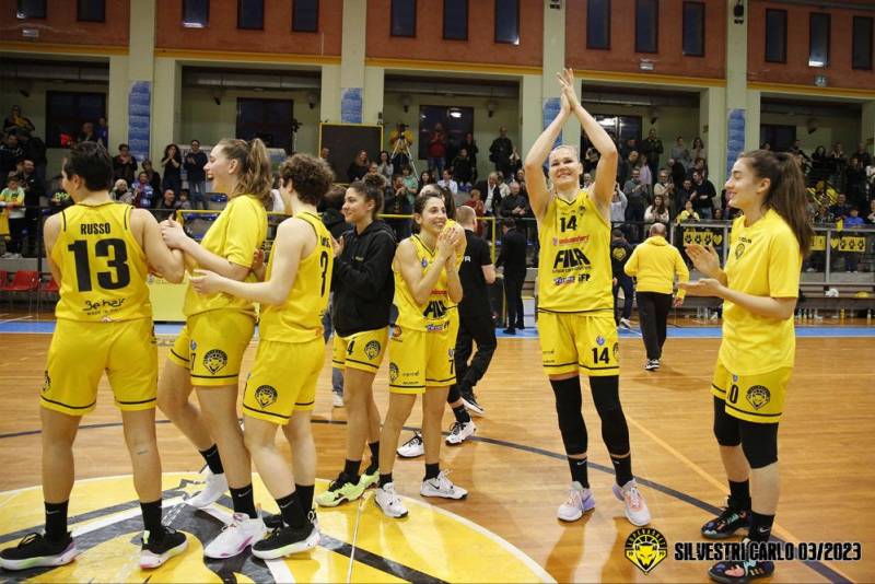 Il Fila si congeda dai tifosi con un'emozionante vittoria e una grande festa