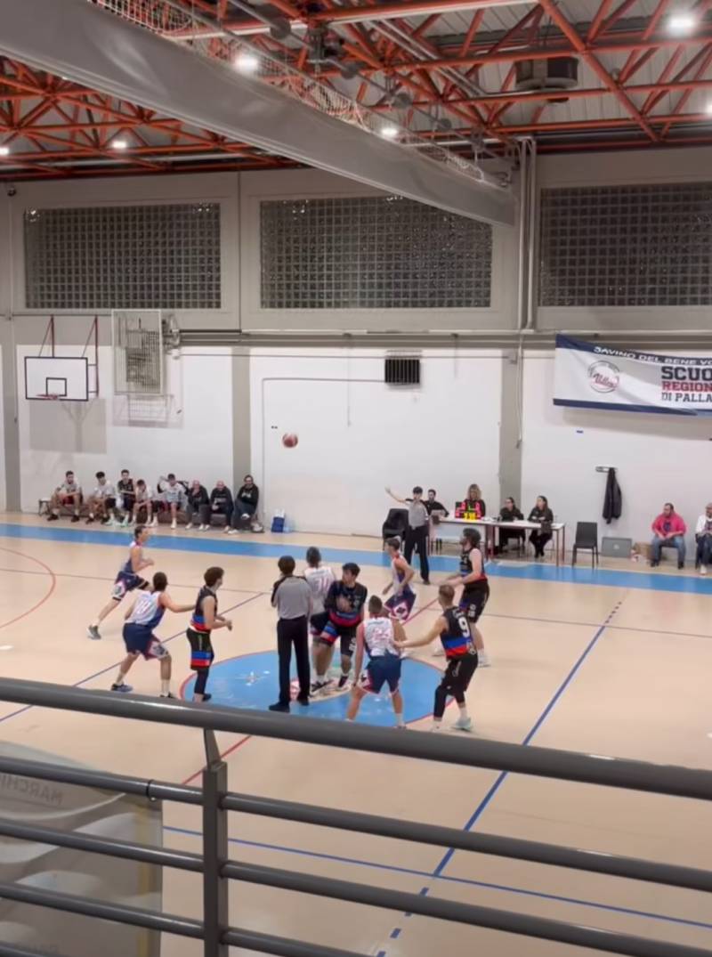 Al termine di 40 minuti intensi la Simus/Centrofarc Monteroni espugna la palestra Russel/Newton 