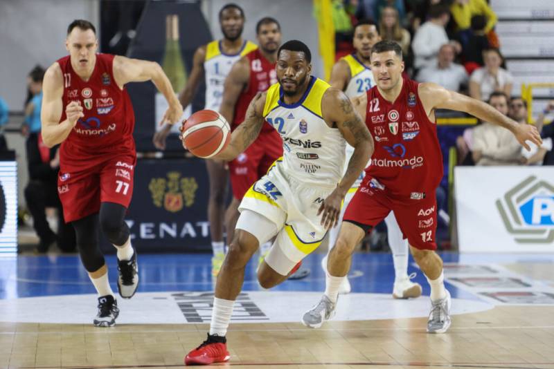 Tezenis Verona ko in casa con l'EA7 Milano 