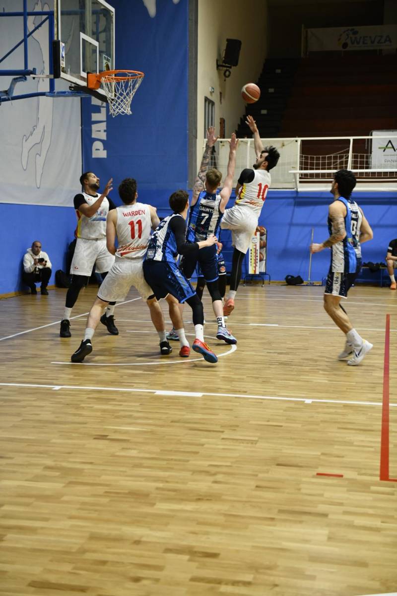 Prosegue il cammino casalingo della EcoJump Messina Basket School: Molfetta ko 87-80 
