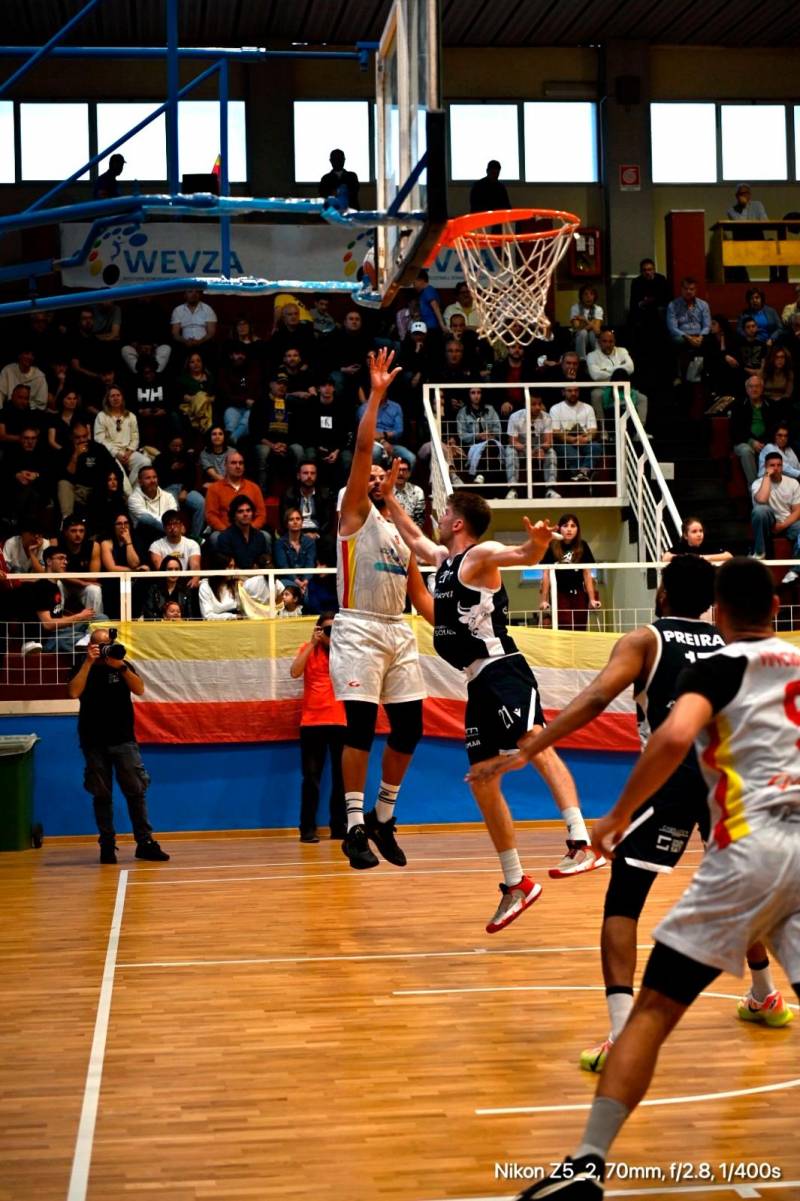 La EcoJump Messina Basket School chiude al meglio vincendo contro la capolista Virtus Matera 